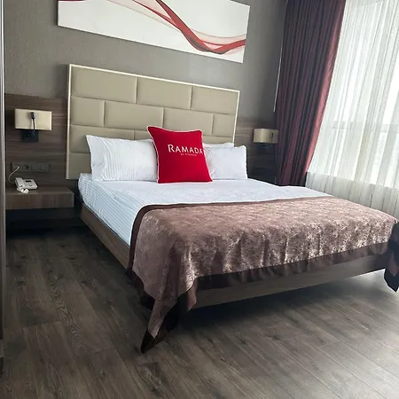 فندق Ramada By Wyndham شيفاش