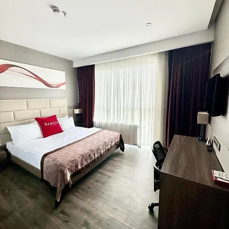 Ramada By Wyndham ホテル 3*