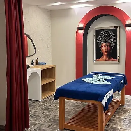 فندق Ramada By Wyndham 3*